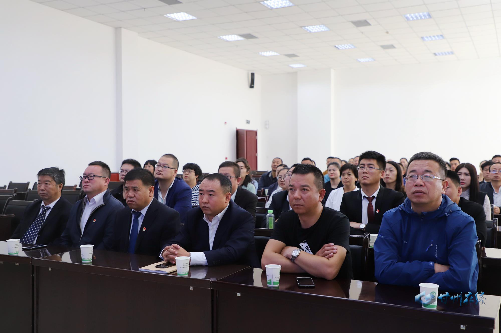 国台办回应台禁止公职人员参加阅兵